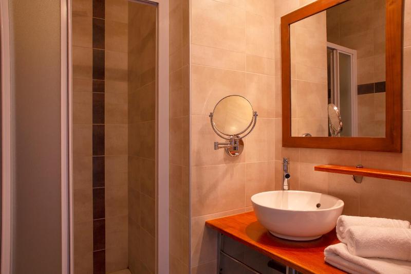 Two-Room Family Room (4 Adults) image 3