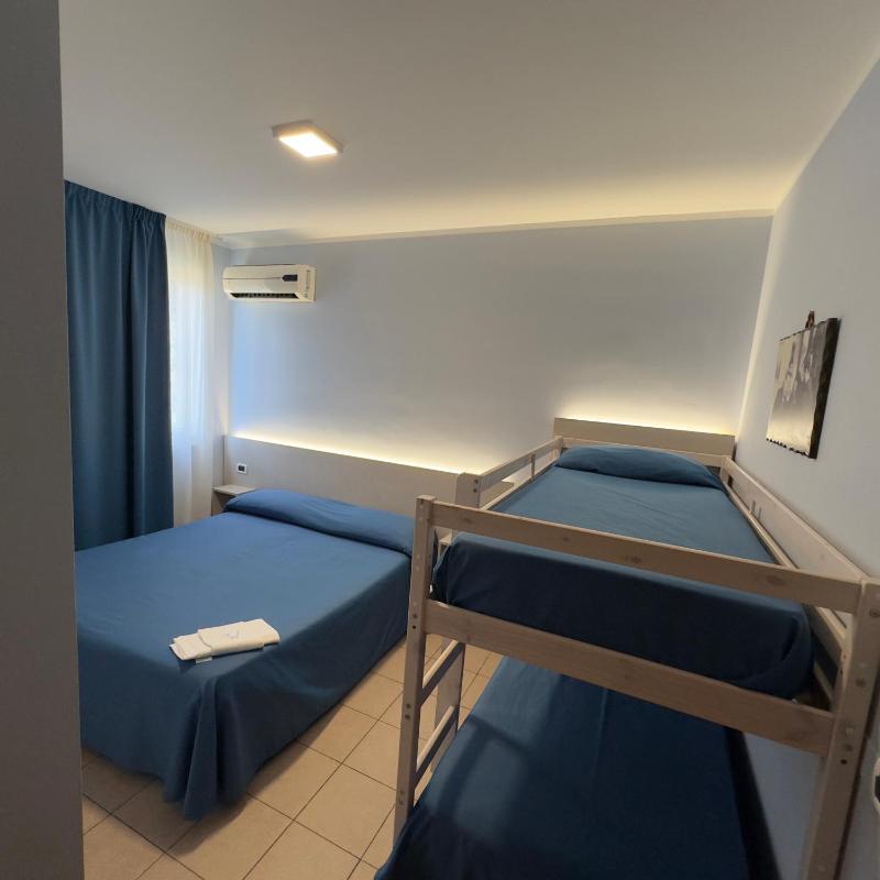 Quadruple Room image 2