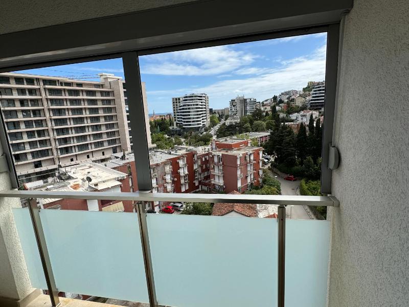 City center lux 2bdr apt with garage - image 12