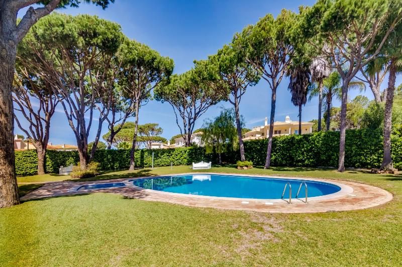 Villa Oliveiras de Vilamoura by The Portuguese Butler - image 1