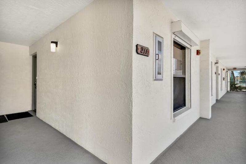 Apartment with Sea View image 1