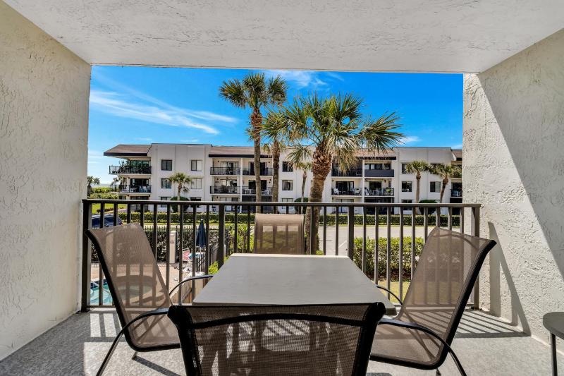 Apartment with Sea View image 3