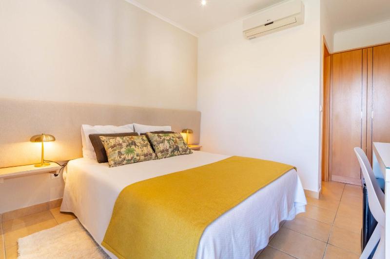 Double Room image 3