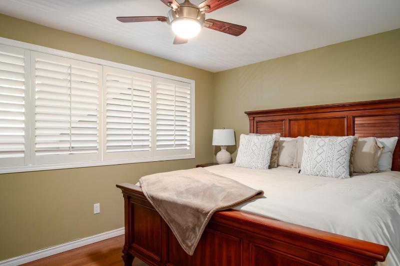 3BR in Wintergreen Family Sized Wood Burning Fireplace Secure Parking Ski Hill Bus Access - image 8