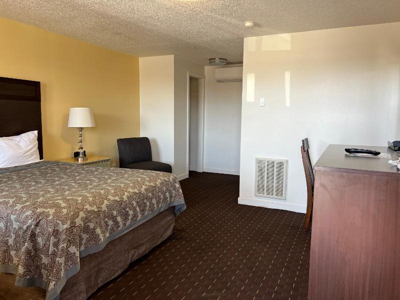 King Room image 4