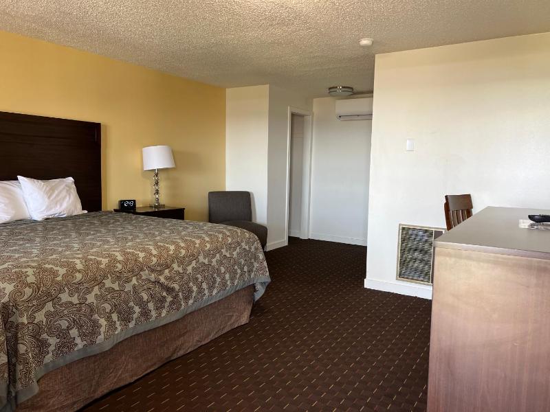 King Room image 3
