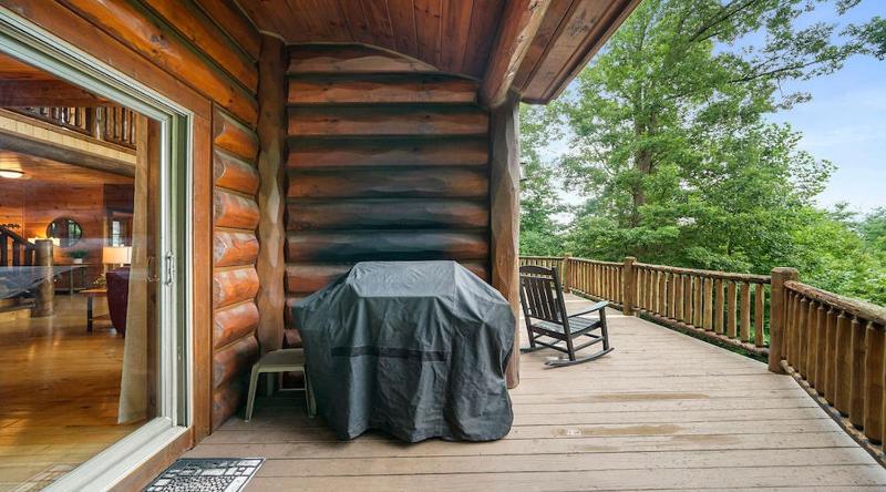 Overlook Cabin - image 39