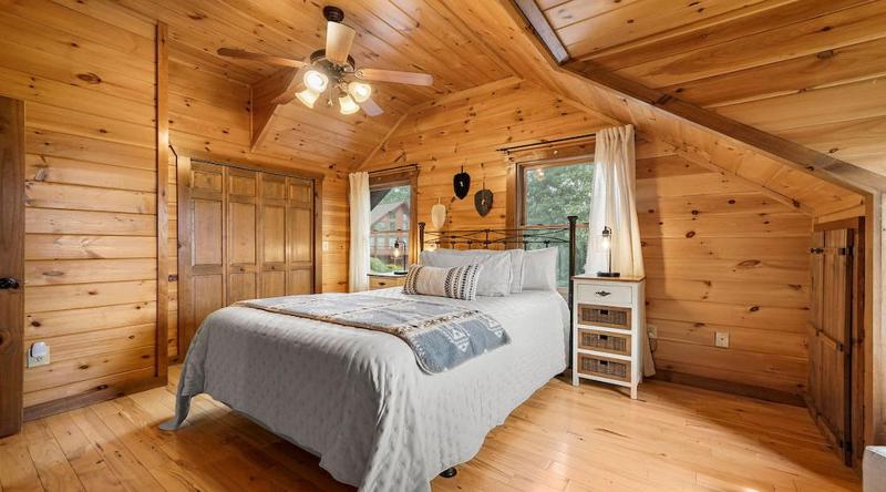 Overlook Cabin - image 30