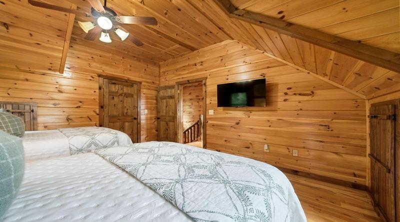 Overlook Cabin - image 43