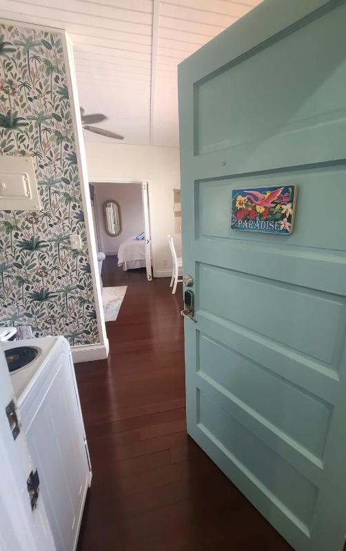 Two Duval Street Suites w parking and pool - image 4