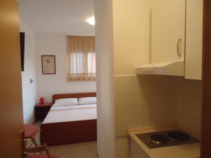 One-Bedroom Apartment image 1