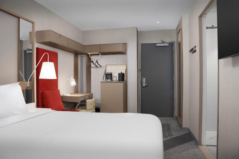 King Room image 4