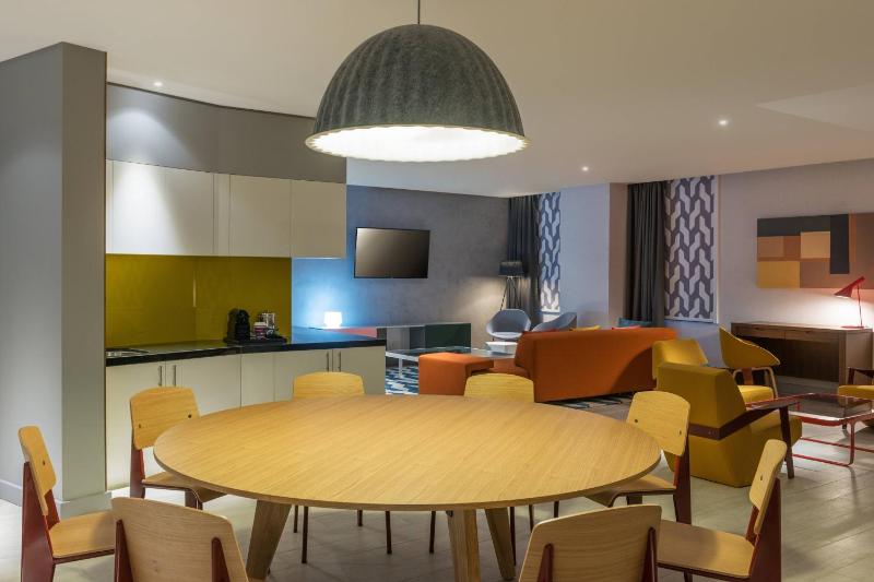 Ultra Savvy Suite, Suite, 1 King image 4