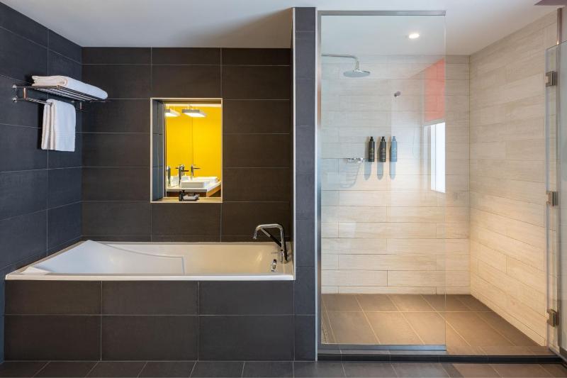 Breezy Suite, Suite, 1 King image 2
