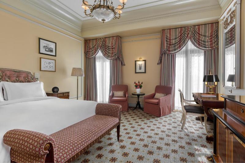 Deluxe Acropolis Guest room, 1 King, City view image 1