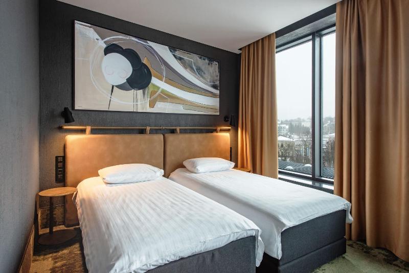 Superior Twin Room image 1