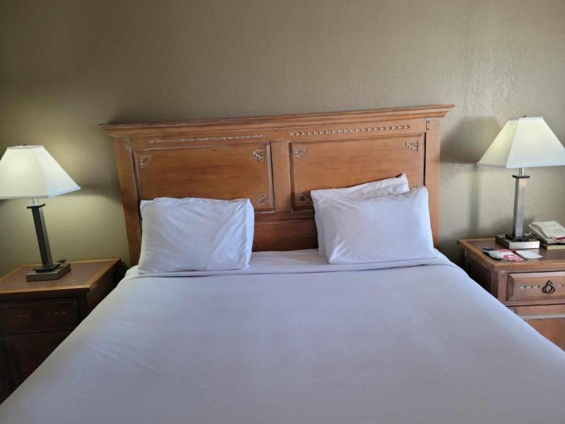 Standard King Room - Non Smoking image 2