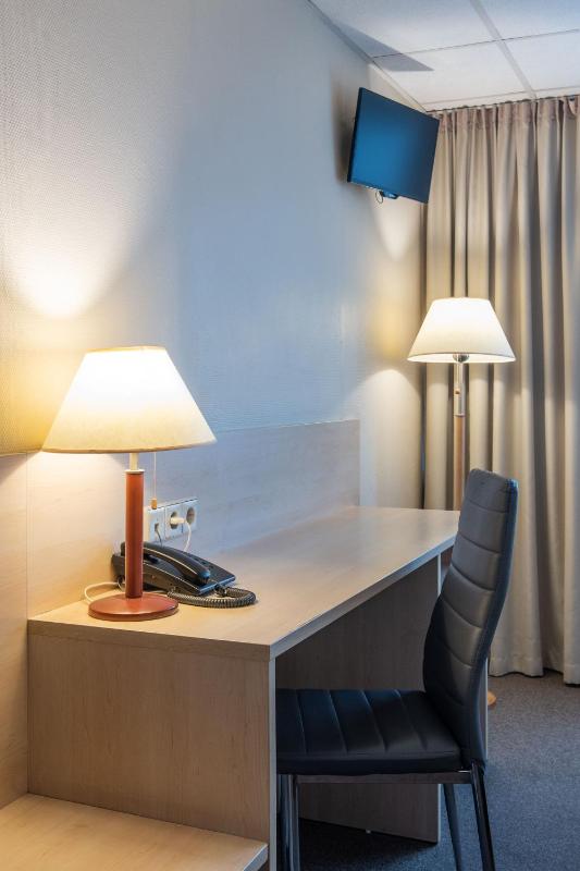 Single Room image 3