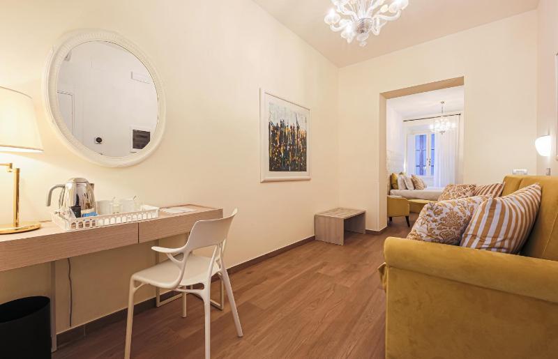 Junior Suite image 2