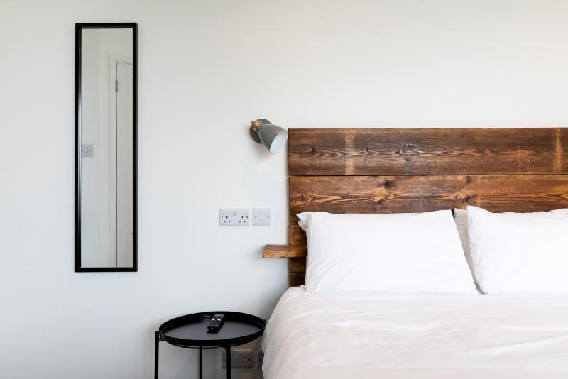 Deluxe King Room with Sea View image 4