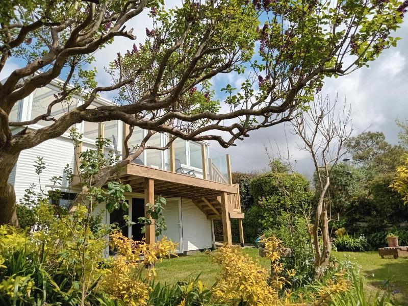 Curlews Cottage - House with 3 bedrooms and garden - walking distance to the beach Images