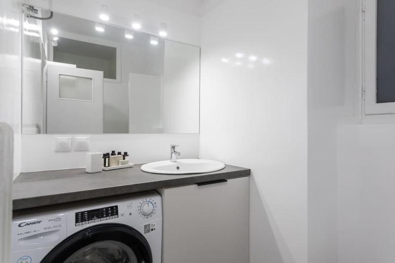 Acropolis Sunlight 2BR Apartment by UPSTREET - image 13