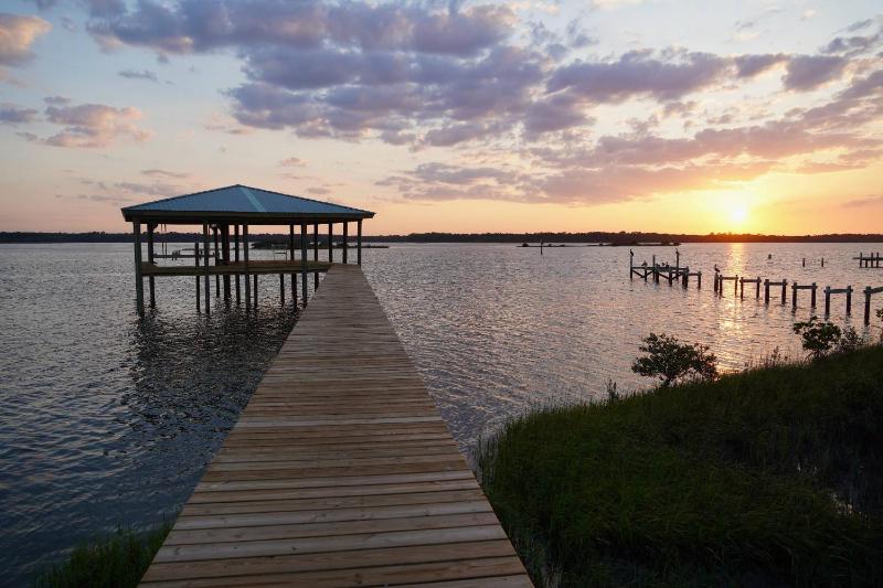 Anchors Away River House - image 32