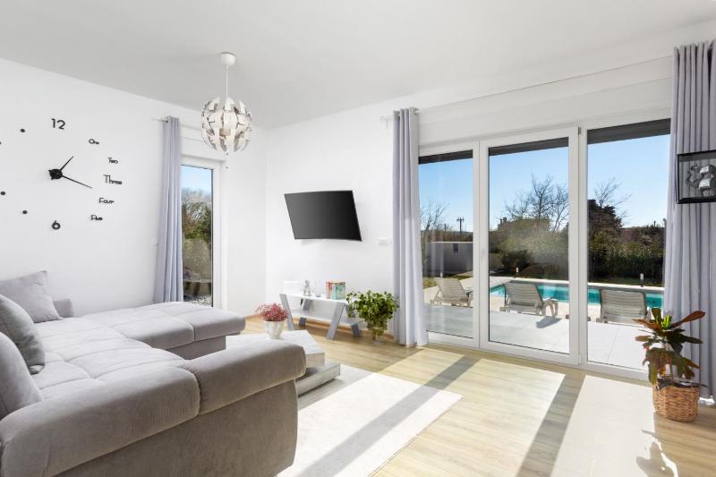 Villa Aria - family friendly in Pula for 6 people with private swimming pool - image 23