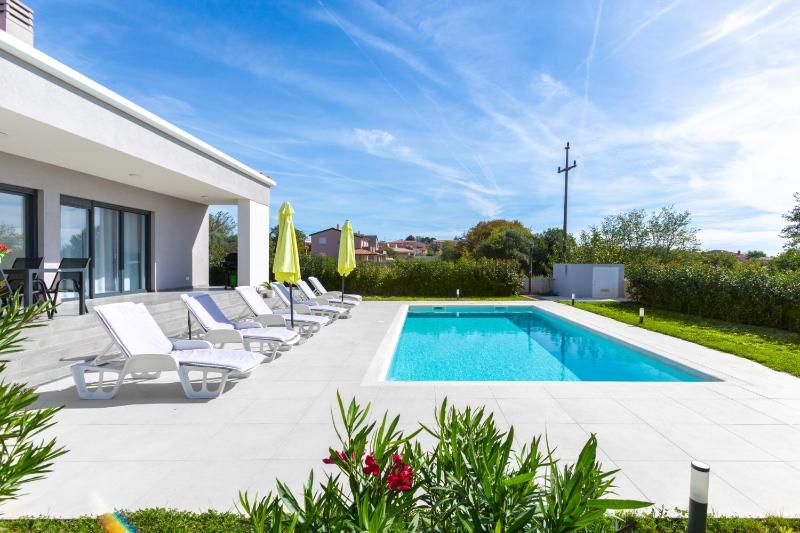 Villa Aria - family friendly in Pula for 6 people with private swimming pool - image 14
