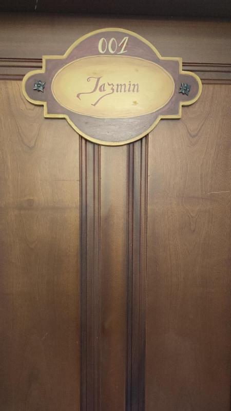 Twin Room image 3