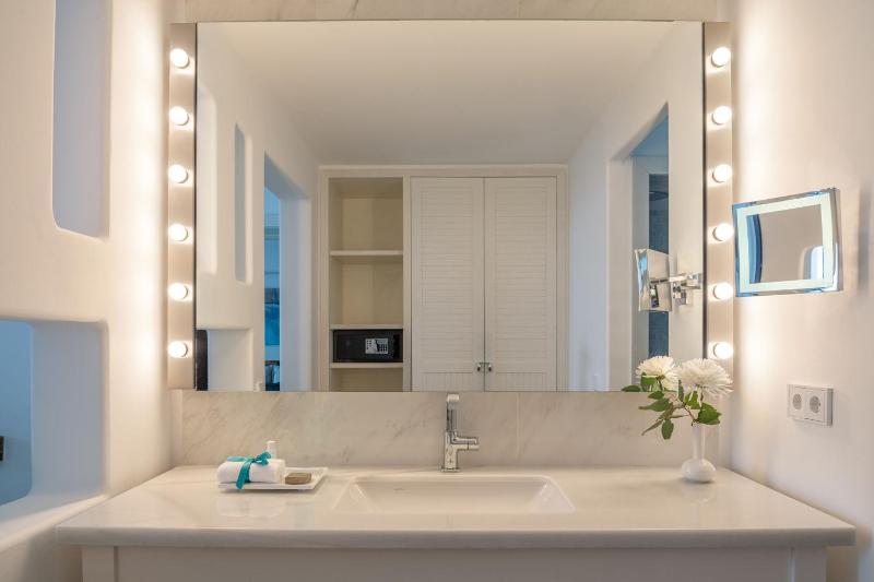 Suite (2 Adults) image 4