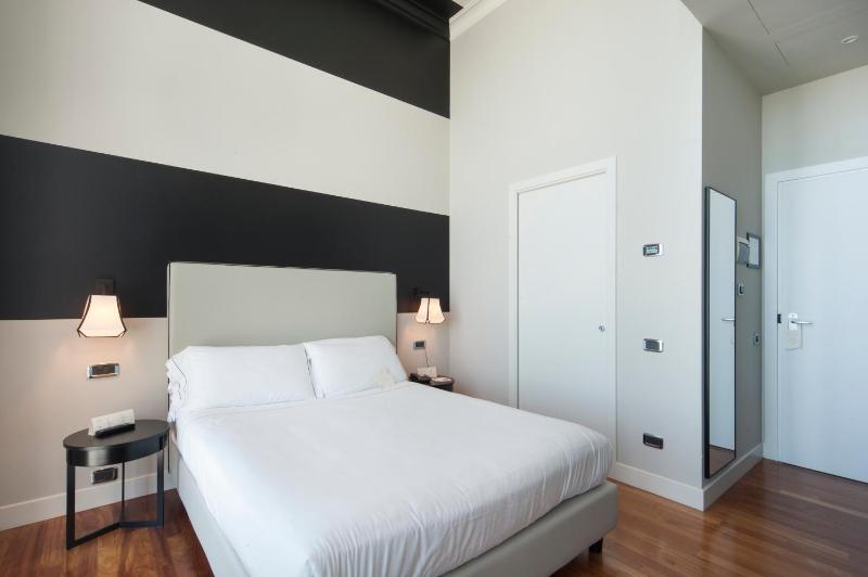 Superior Double Room image 3