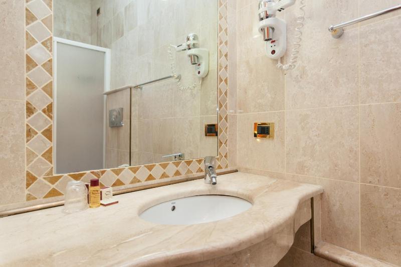 Superior Single Room image 2