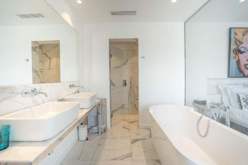 The Suite image 2