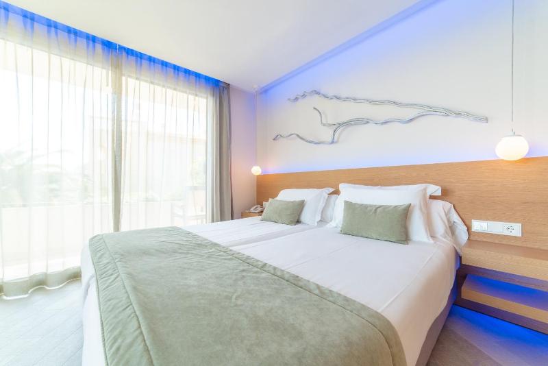 Double Room Sea view image 4