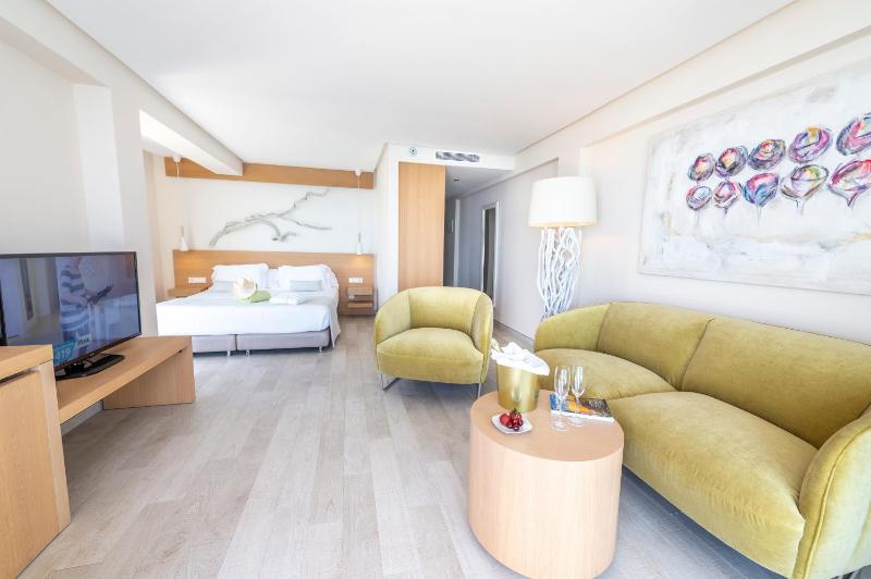 Royal Suite Sea View image 2