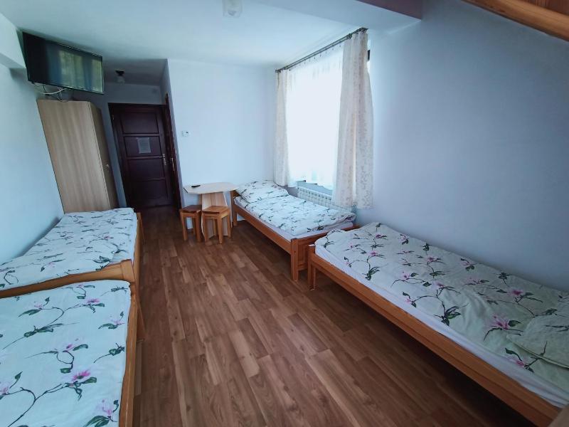 Quadruple Room with Bathroom image 2