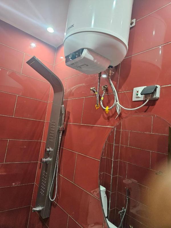 Studio meublé Dakar Sénégal Chambre  salon  toilette et cuisine séparés - image 6