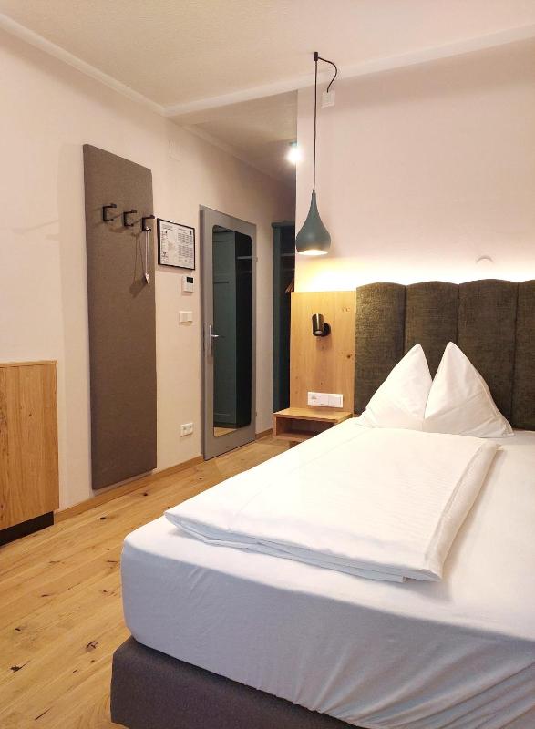 Single Room image 3