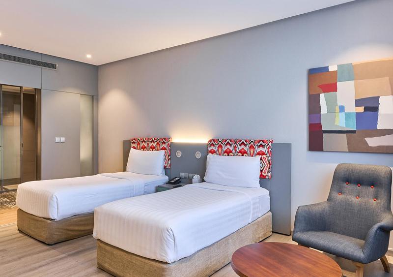 Standard Twin Room image 4