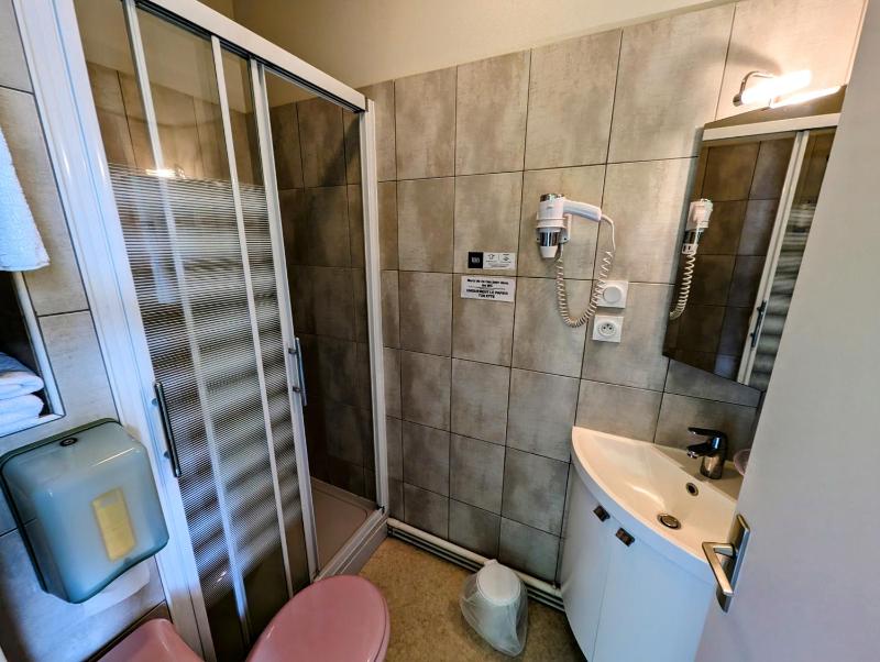 Small Double Room image 2