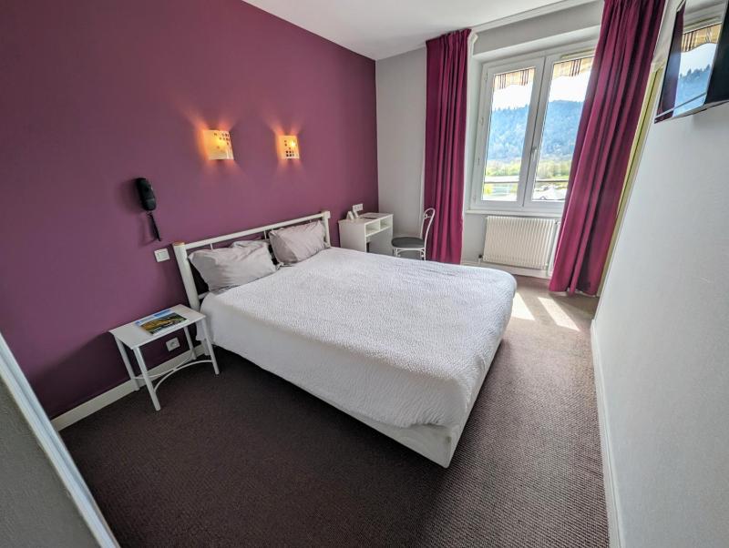 Quadruple Room with Lake View image 1