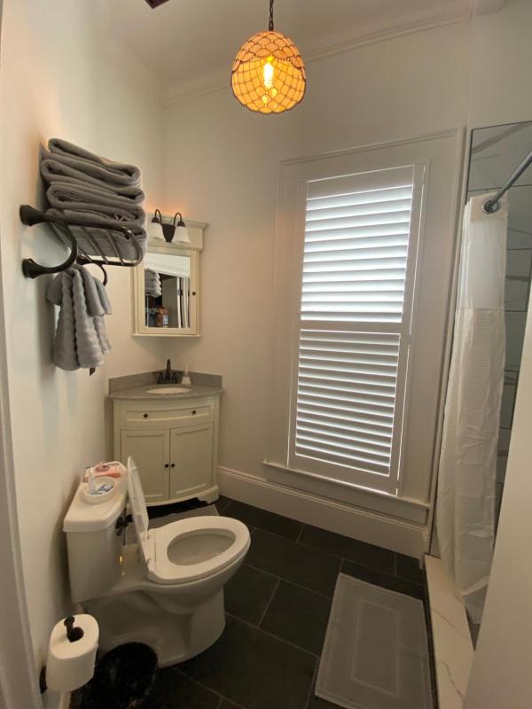 King Room image 4