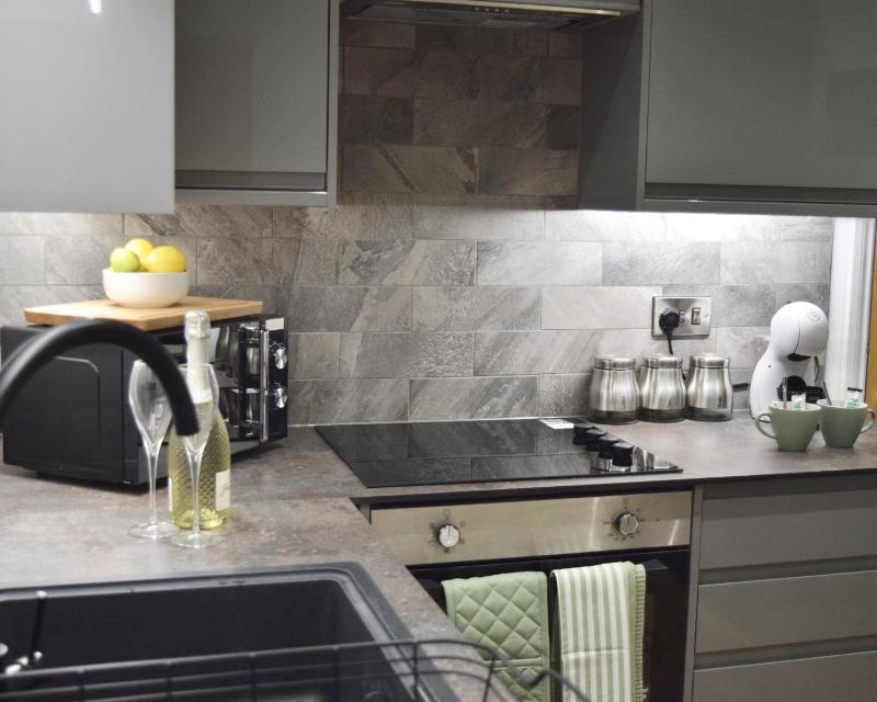 The Yorkshire Crown - Wake Up Apartments - image 19