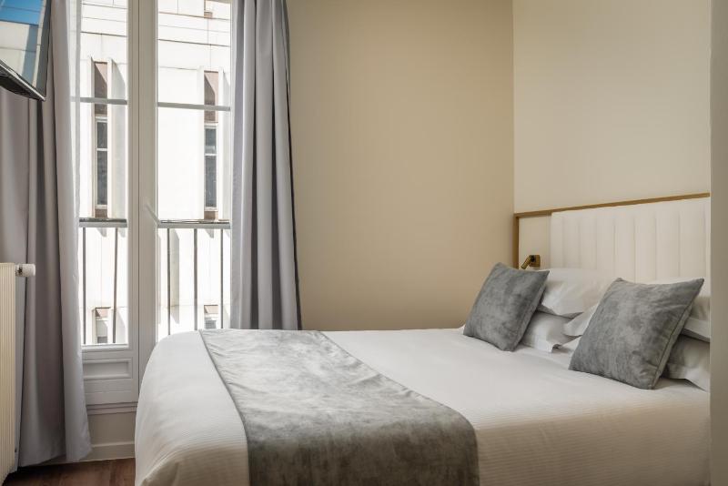 Double Room image 1