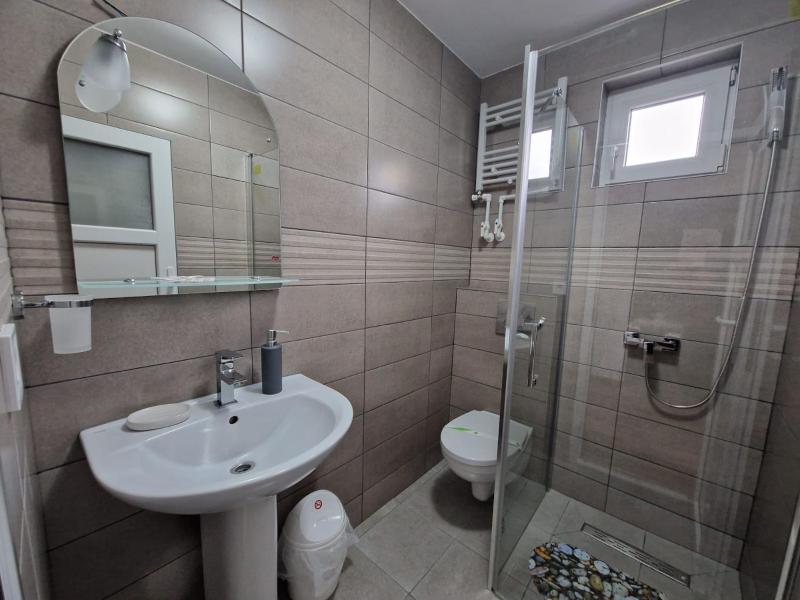 Double Room with Private Bathroom image 1