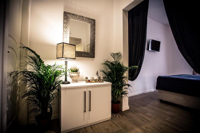 Superior Double Room image 4