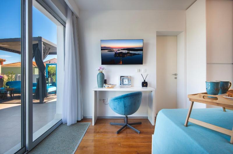 Small Double Room image 1