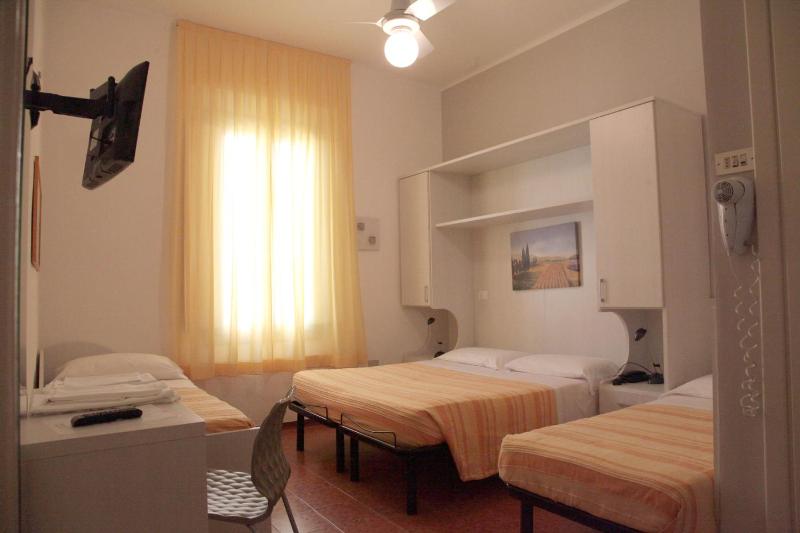 Quadruple Room image 4