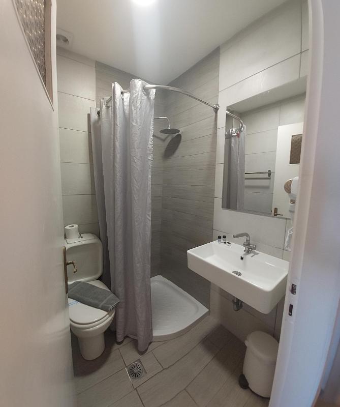 Twin Room with Sea View image 3